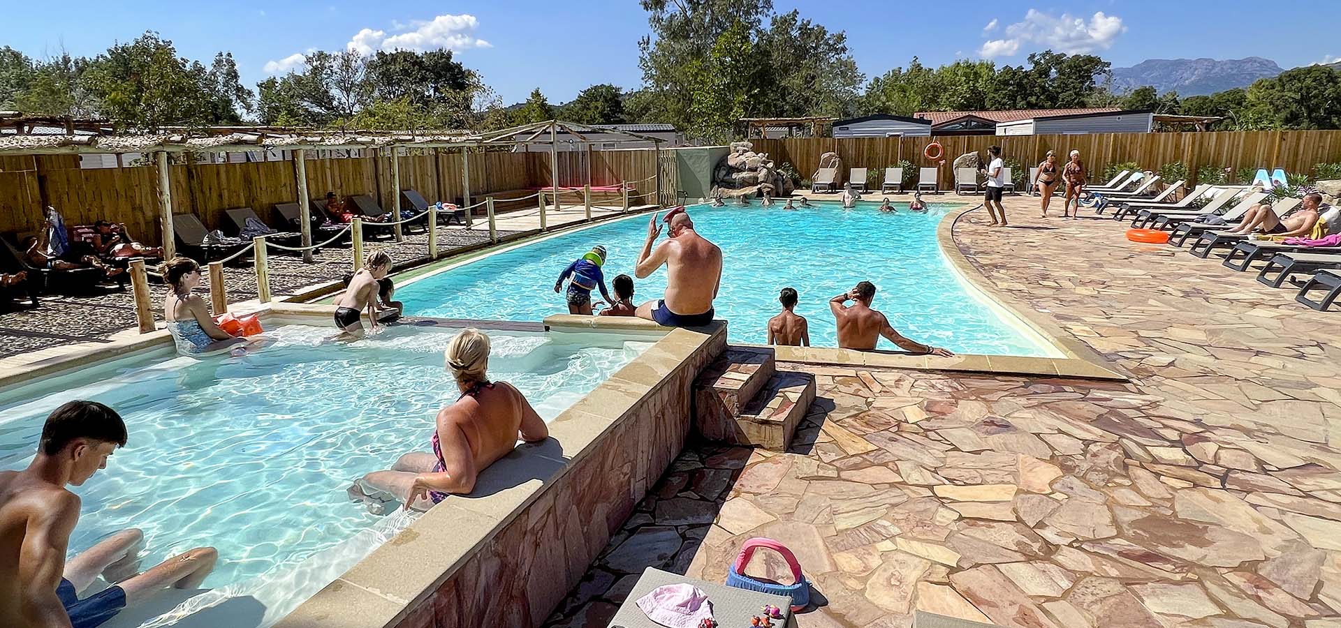 Camping porto vecchio piscine bain vue generale